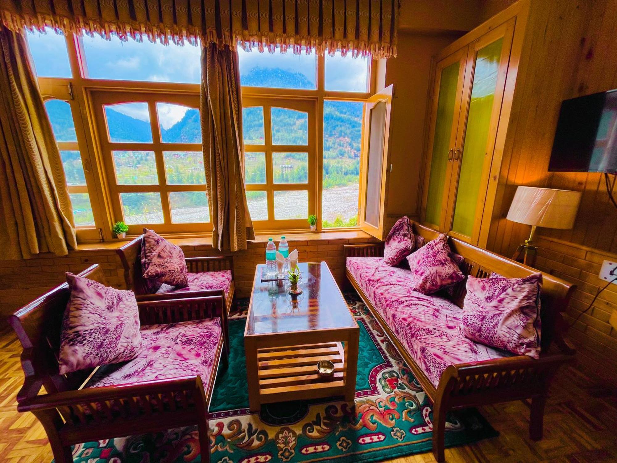 Hotel Hollywood Vibes #Riverview #Premium Rooms #Prime Location #Most Awarded #Parking #Top Rated #Open Terrace #Lawn #Best Selling Hotel In Manali - Manali (Himachal Pradesh) — Photos 1